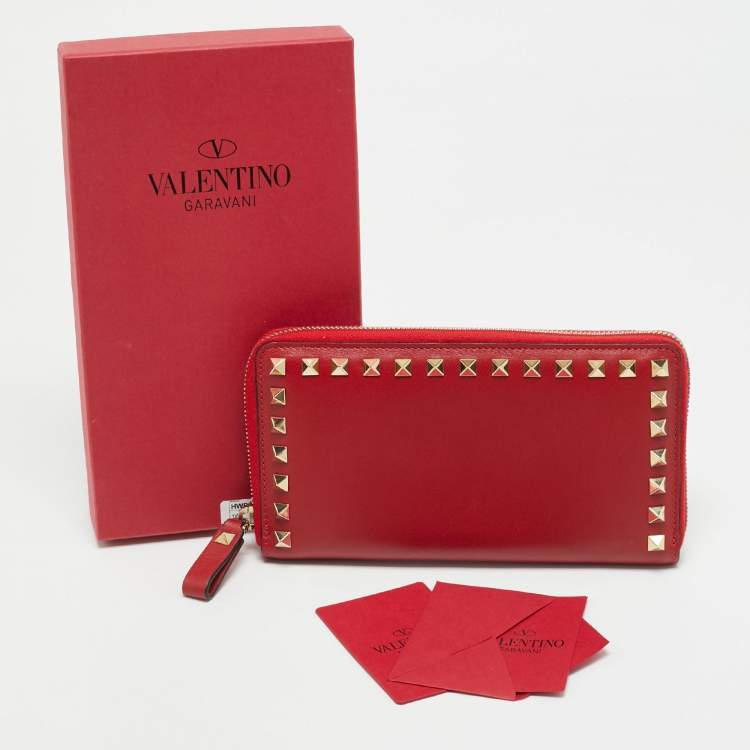 Pre Owned Valentino Red Leather Rockstud Zip Continental Wallet