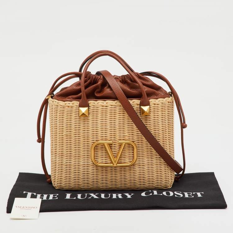 Pre Owned Valentino Beige/Brown Wicker And Leather Vlogo Signature Bucket Bag
