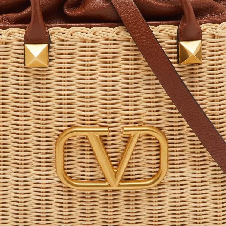 Pre Owned Valentino Beige/Brown Wicker And Leather Vlogo Signature Bucket Bag