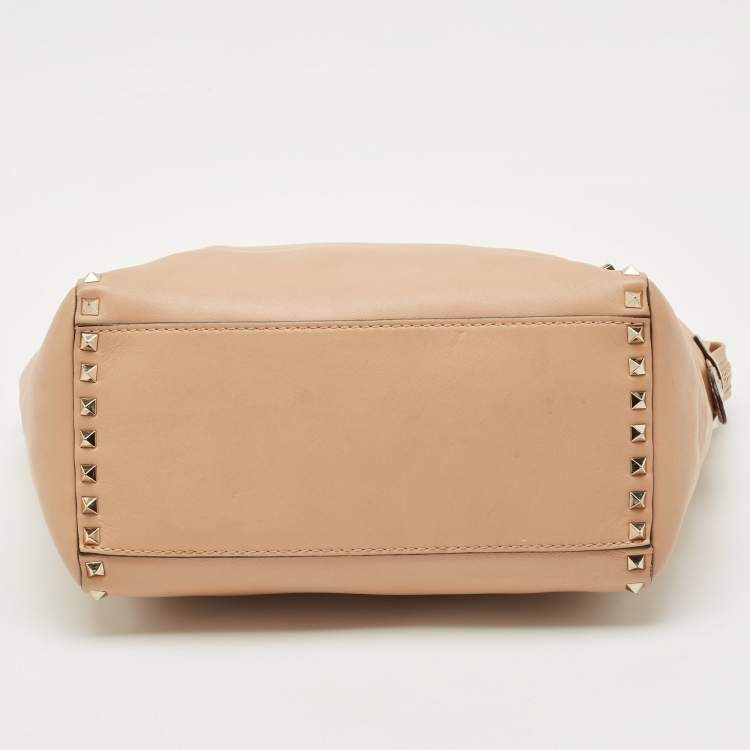 Pre Owned Valentino Beige Leather Medium Rockstud Trapeze Tote