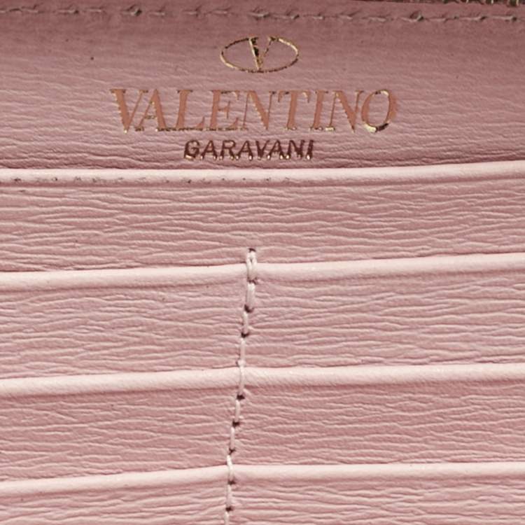 Pre Owned Valentino Light Pink Leather Rockstud Zip Continental Wallet