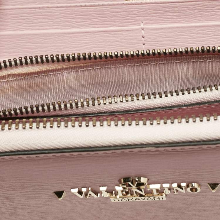 Pre Owned Valentino Light Pink Leather Rockstud Zip Continental Wallet