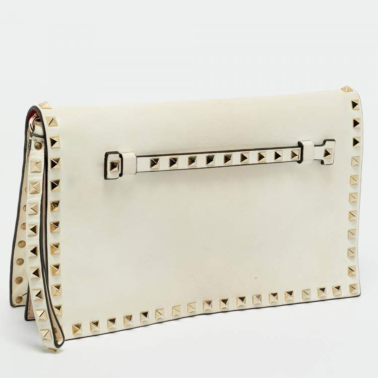 Pre Owned Valentino Off White Leather Rockstud Wristlet Clutch