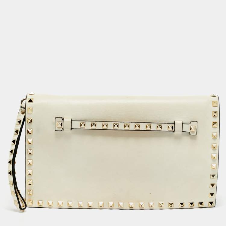 Pre Owned Valentino Off White Leather Rockstud Wristlet Clutch