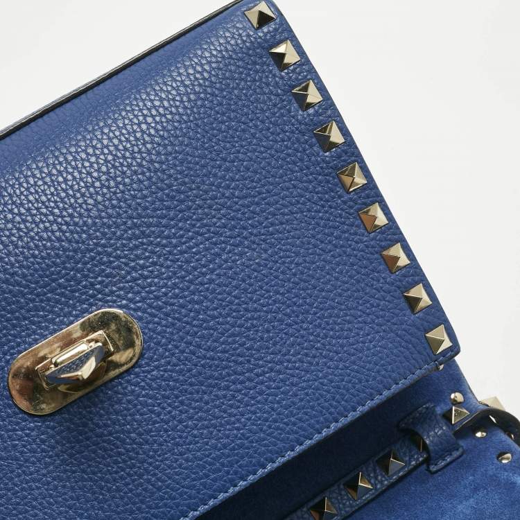 مملوكة مسبقًا Valentino Blue Leather Rockstud Flap Crossbody Bag