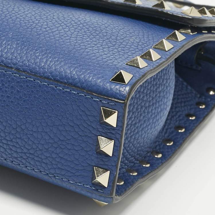 مملوكة مسبقًا Valentino Blue Leather Rockstud Flap Crossbody Bag