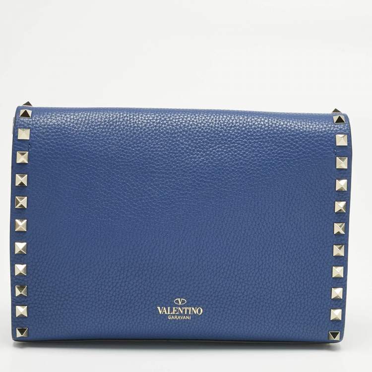 مملوكة مسبقًا Valentino Blue Leather Rockstud Flap Crossbody Bag
