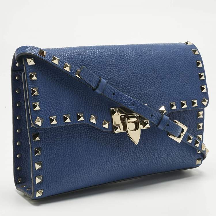 مملوكة مسبقًا Valentino Blue Leather Rockstud Flap Crossbody Bag
