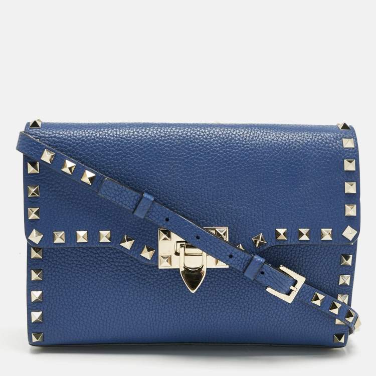 مملوكة مسبقًا Valentino Blue Leather Rockstud Flap Crossbody Bag