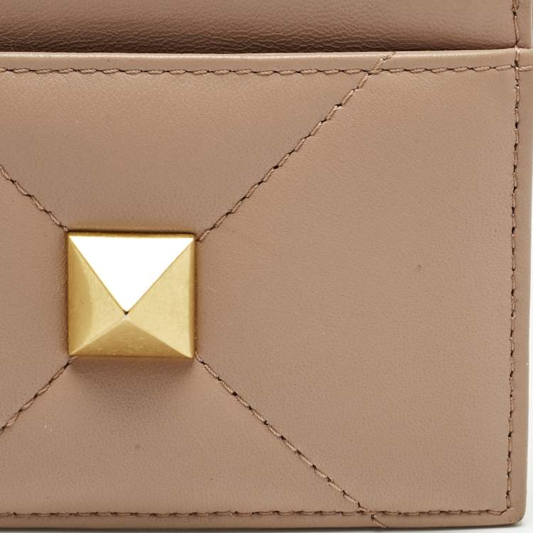 Pre Owned Valentino Beige Quilted Leather One Stud Card Case