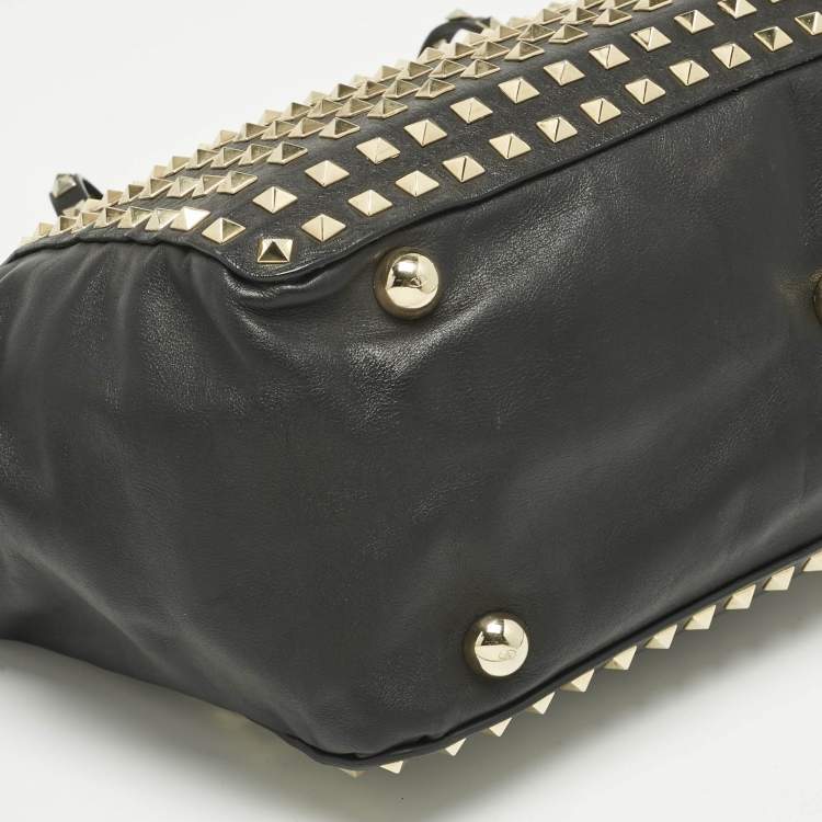 Pre Owned Valentino Black Leather Medium Rockstud Studded Trapeze Tote