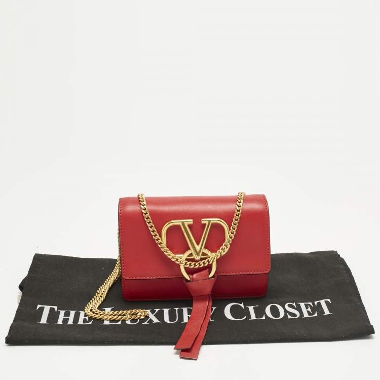 Pre Owned Valentino Red Leather VRing Chain Crossbody Bag