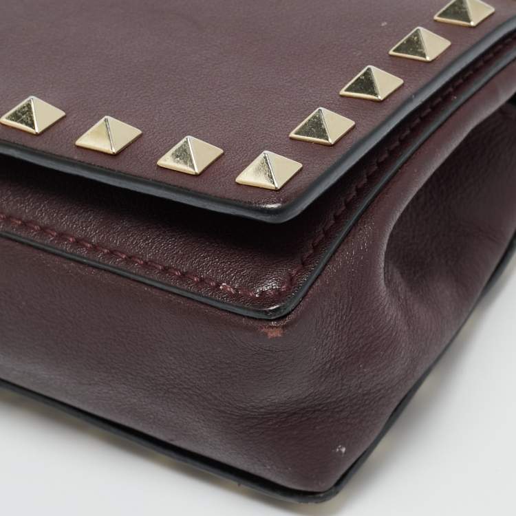 Pre Owned Valentino Burgundy Leather Rockstud Wallet On Chain