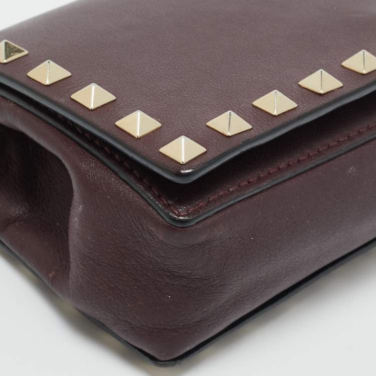 Pre Owned Valentino Burgundy Leather Rockstud Wallet On Chain