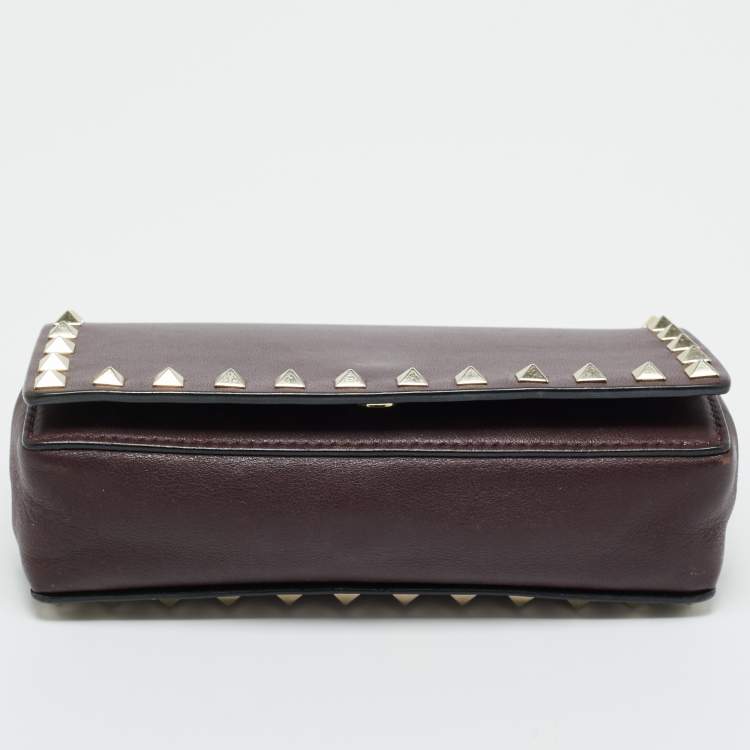 Pre Owned Valentino Burgundy Leather Rockstud Wallet On Chain