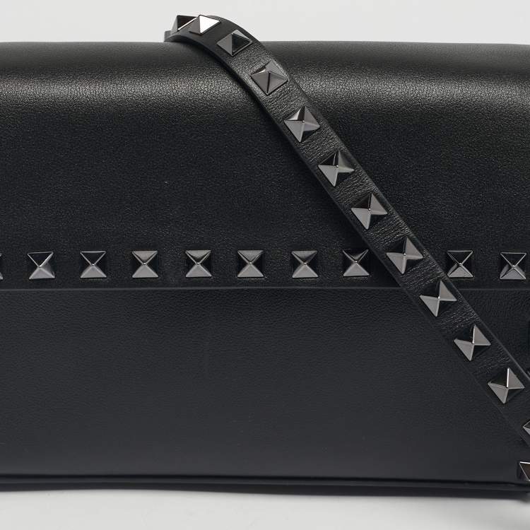 Pre Owned Valentino Black Leather Rockstud Flap Crossbody Bag