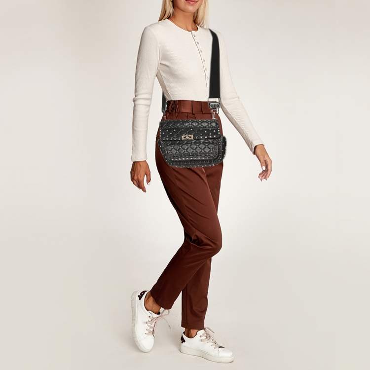 Pre Owned Valentino Black Quilted Leather Medium Rockstud Spike Top Handle Bag