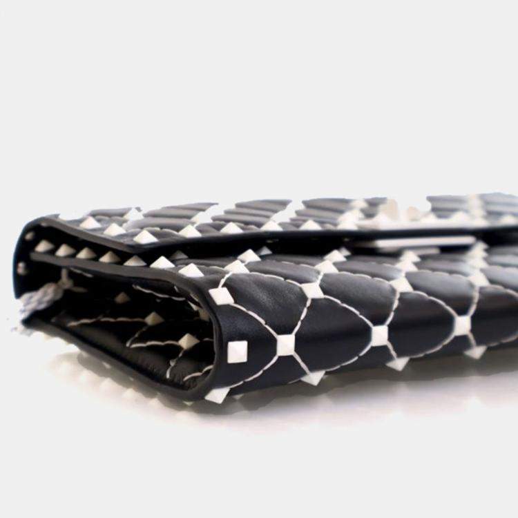 Pre Owned Valentino Lambskin Free Rockstud Spike Wallet On Chain