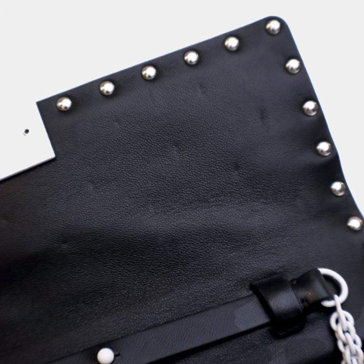 Pre Owned Valentino Lambskin Free Rockstud Spike Wallet On Chain