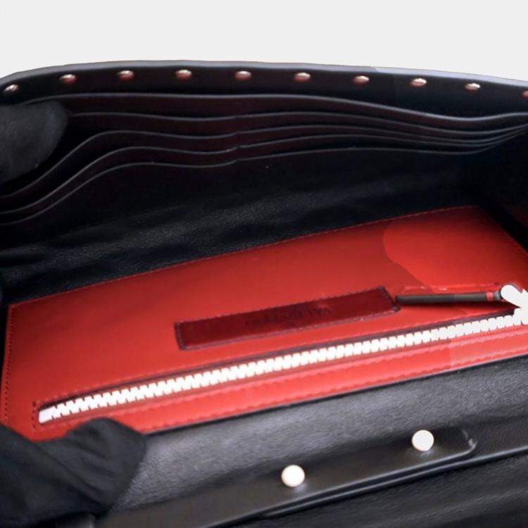 Pre Owned Valentino Lambskin Free Rockstud Spike Wallet On Chain