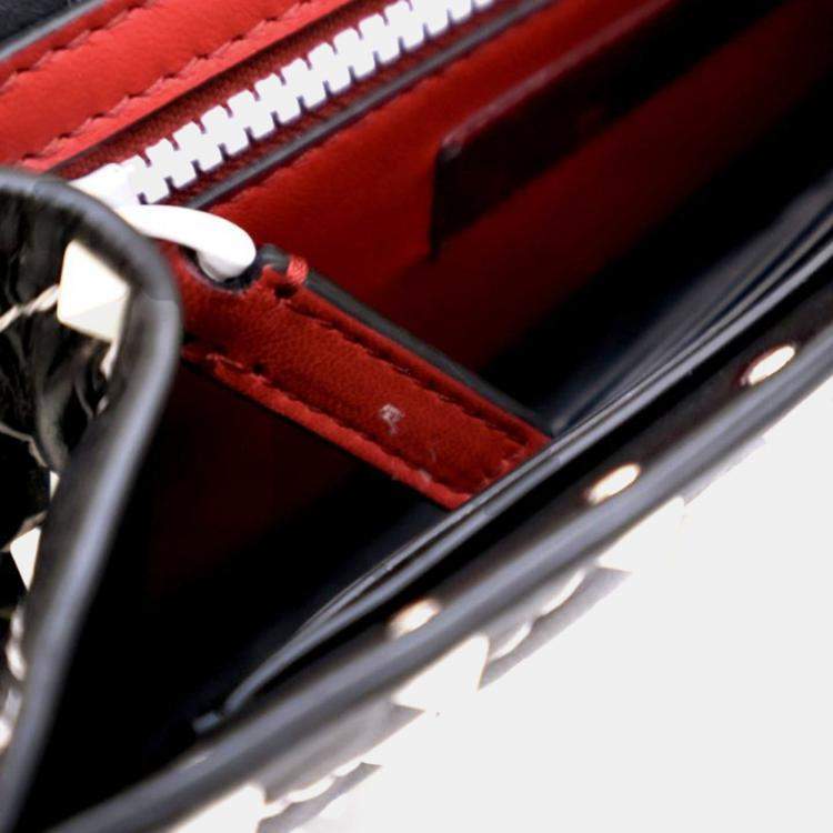 Pre Owned Valentino Lambskin Free Rockstud Spike Wallet On Chain