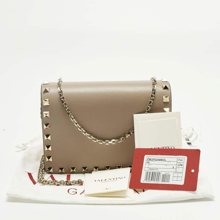 Pre Owned Valentino Beige Leather Rockstud Chain Clutch