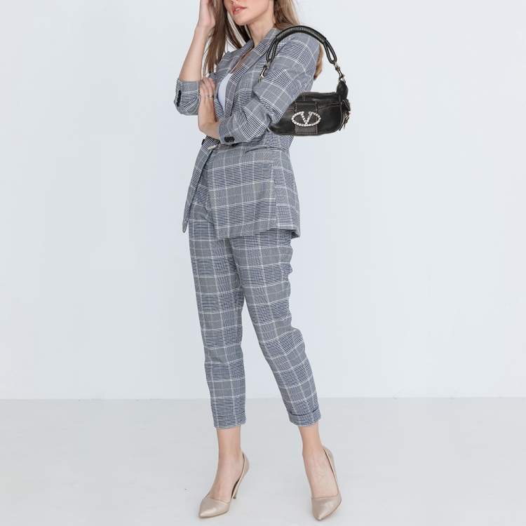 Pre Owned Valentino Escape V Logo Black Leather Shoulder Bag