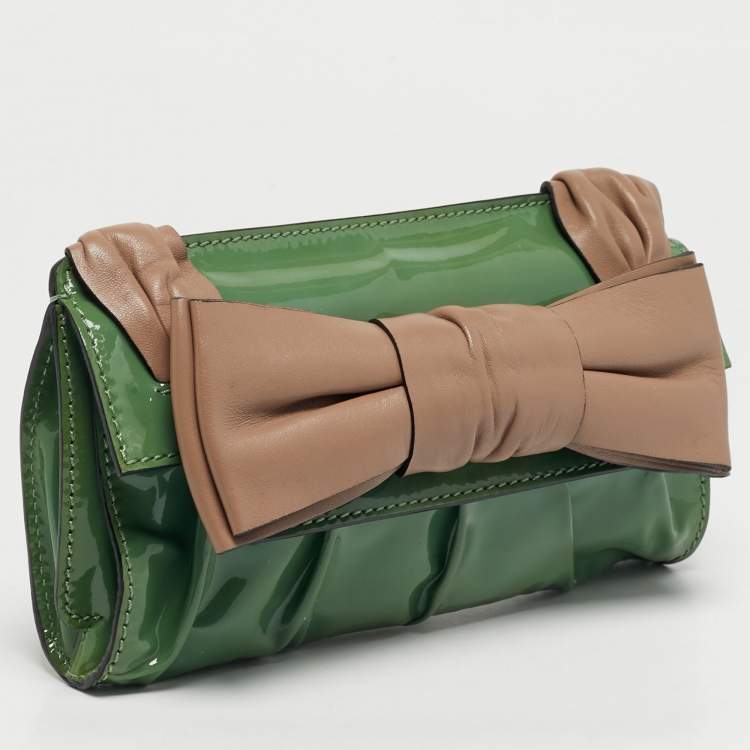 Pre Owned Valentino Green/Beige Patent Leather Bow Flap Clutch