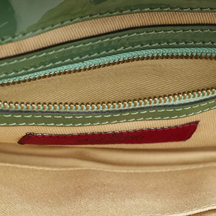 Pre Owned Valentino Green/Beige Patent Leather Bow Flap Clutch
