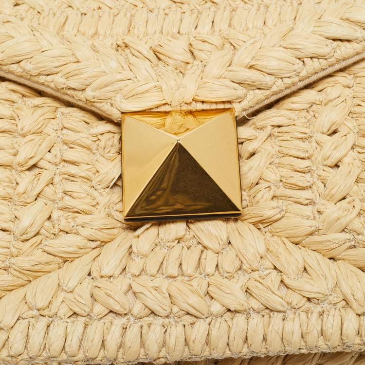 Pre Owned Valentino One Stud Beige Raffia Shoulder Bag