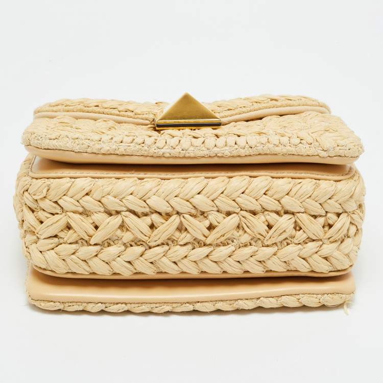 Pre Owned Valentino One Stud Beige Raffia Shoulder Bag