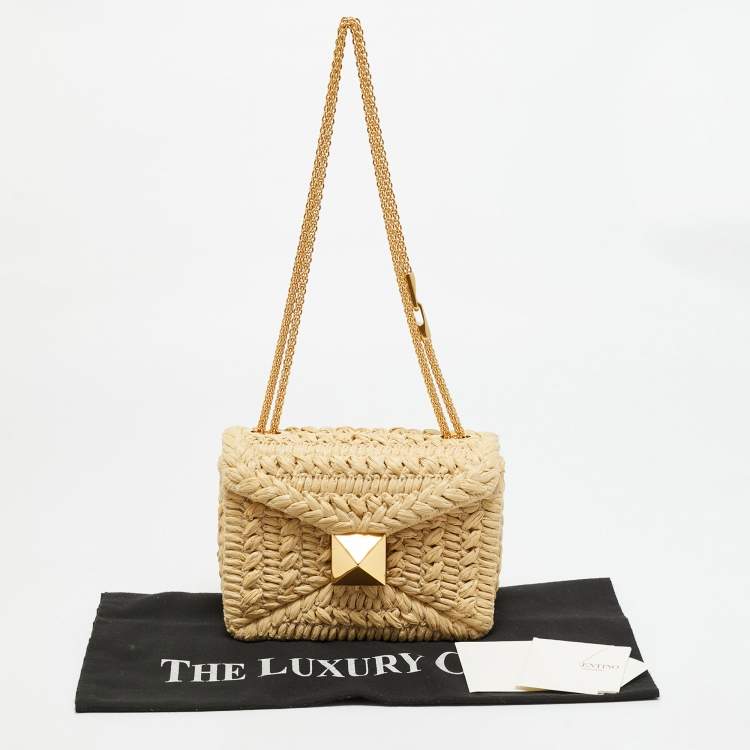 Pre Owned Valentino One Stud Beige Raffia Shoulder Bag