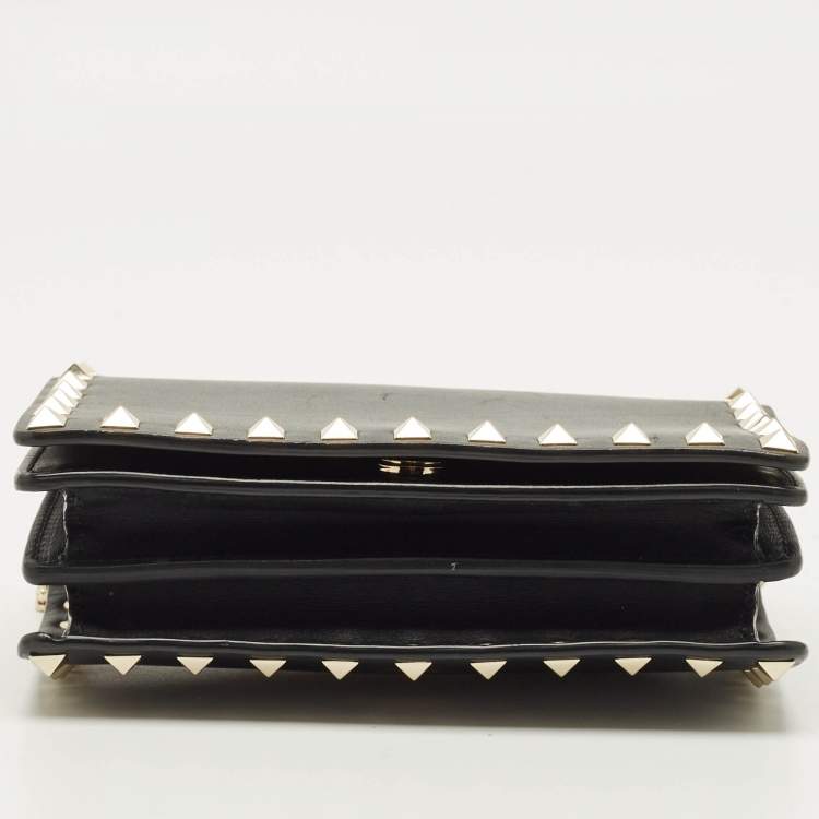 Pre Owned Valentino Rockstud Black Leather Chain Clutch