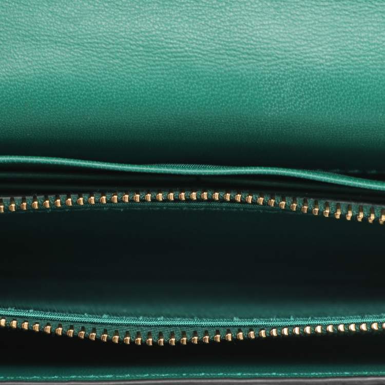 Pre Owned محفظة على سلسلة فالنتينو VSling جلد النعام الأخضر