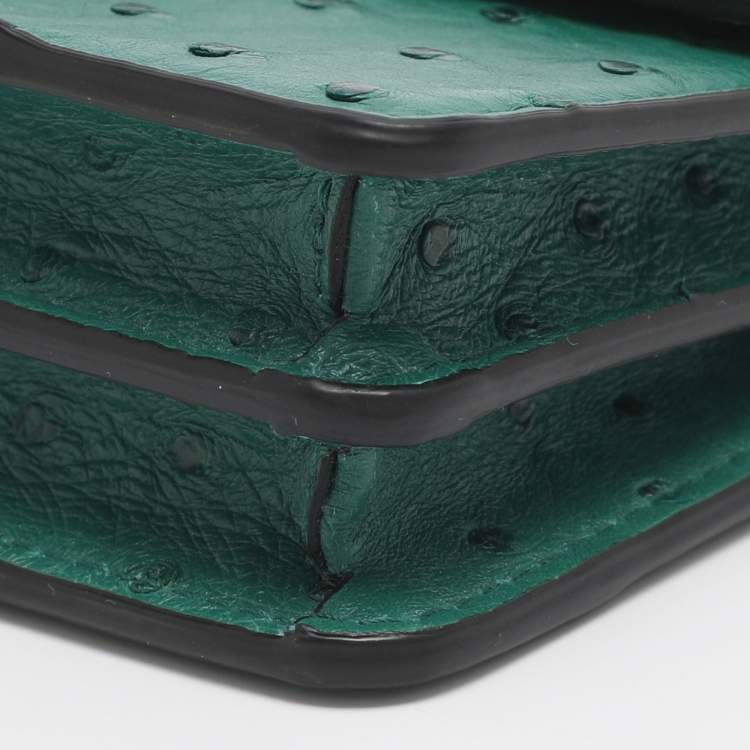 Pre Owned محفظة على سلسلة فالنتينو VSling جلد النعام الأخضر