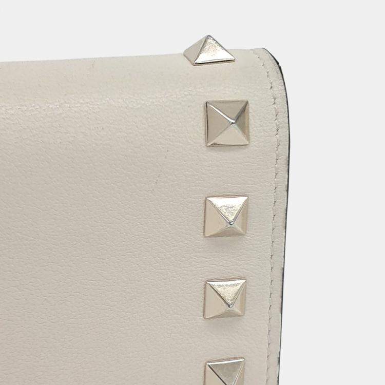 Pre Owned Valentino Beige Leather Rockstud bi-fold wallet