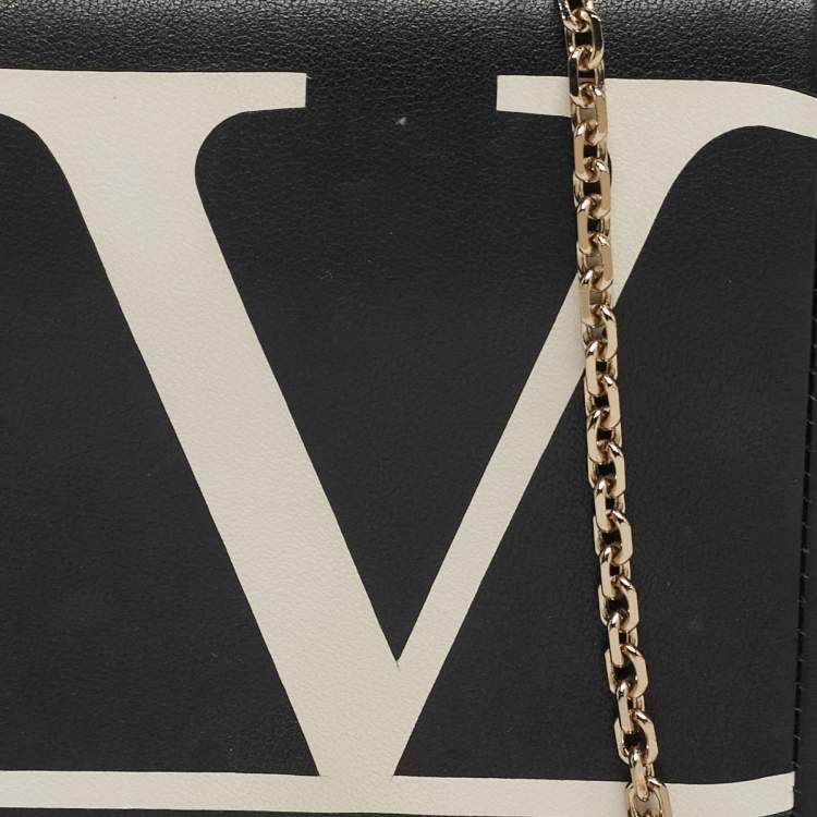 Pre Owned Valentino Black/White Leather VLOGO Inlay Chain Crossbody Bag