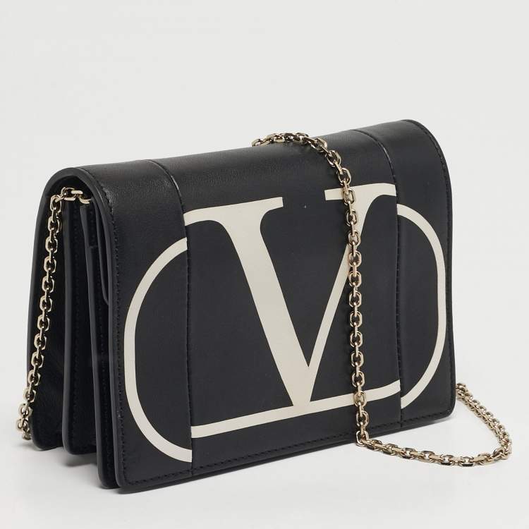 Pre Owned Valentino Black/White Leather VLOGO Inlay Chain Crossbody Bag