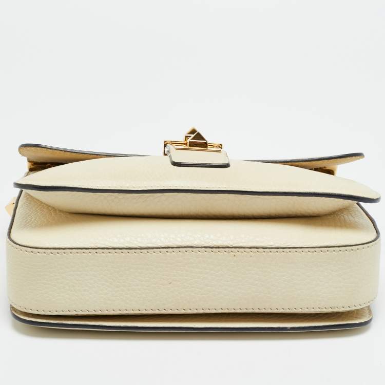 مملوكة مسبقًا Valentino B-Rockstud Medium Cream Leather Shoulder Bag