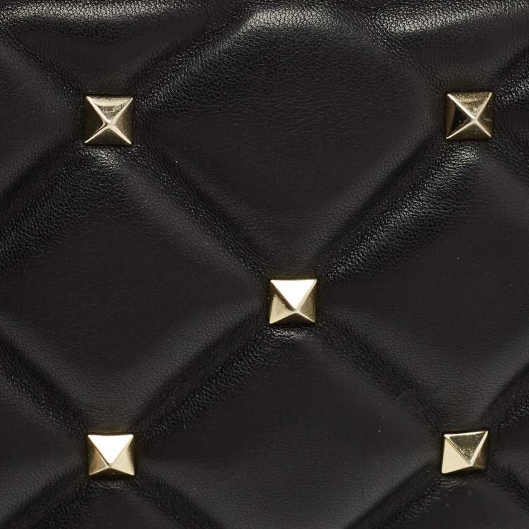 Pre Owned حقيبة كلتش فالنتينو روكستاد سبايك منفخة مبطنة جلد أسود