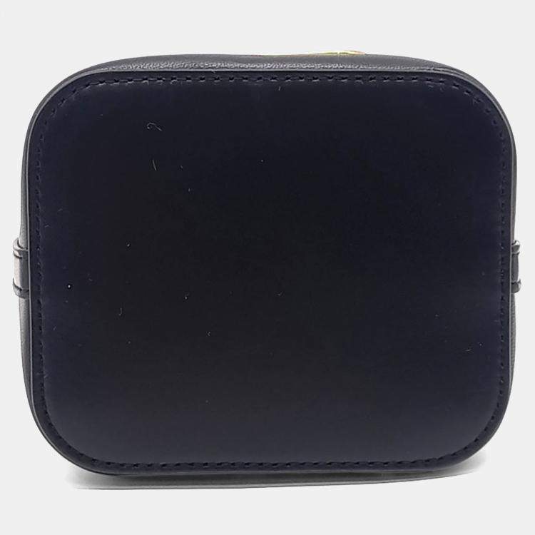 مملوكة مسبقًا Valentino Black Leather V-Logo Signature Bucket Bag