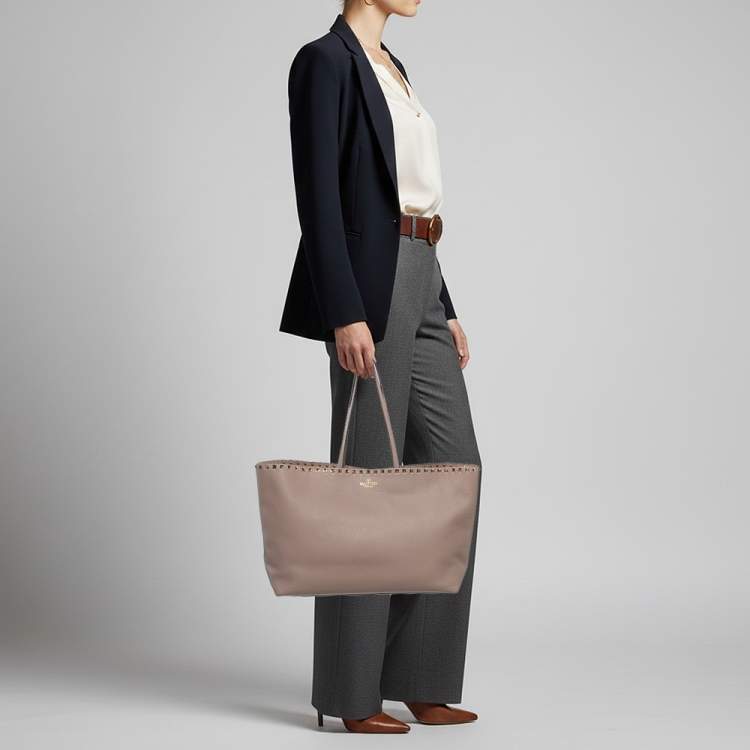 Pre Owned Valentino Rockstud Beige Leather Shopper Tote