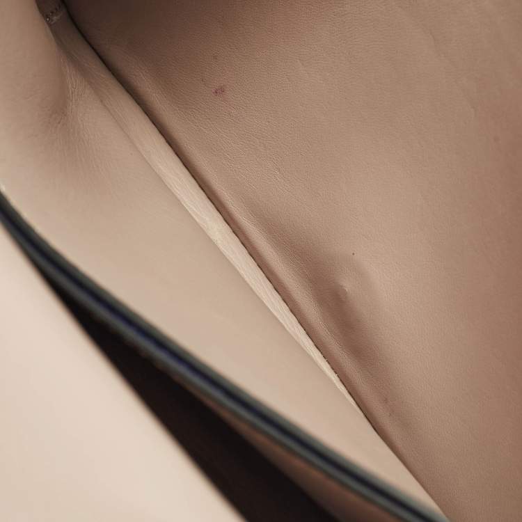 مملوكة مسبقًا Valentino Rockstud Flap Dark Blue Leather Wristlet Clutch