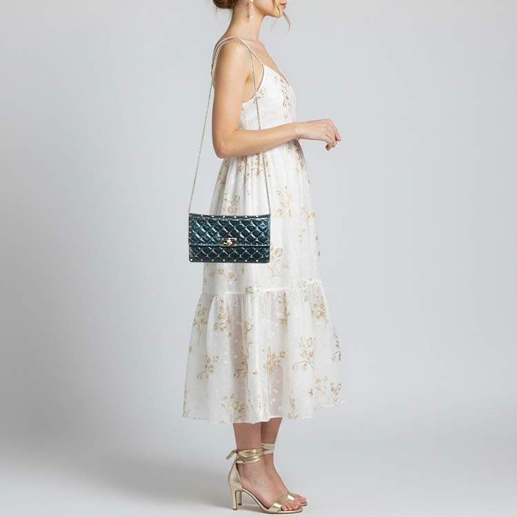 Pre Owned Valentino Rockstud Spike Metallic Blue Quilted Leather Chain Clutch