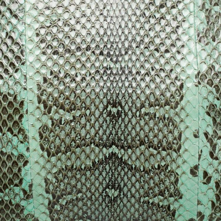 Pre Owned Valentino Green Snake Leather Chain Flap Clutch