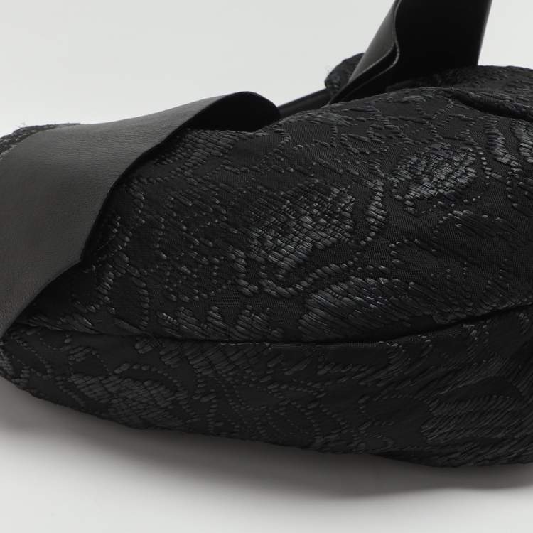 Pre Owned Valentino Bow Black Leather, Nylon and Straw Hobo