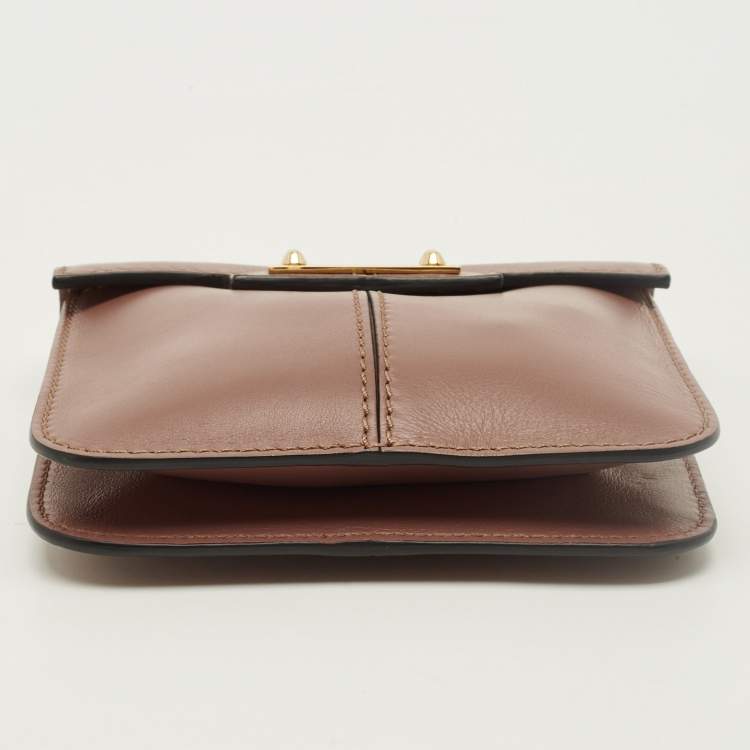 مملوكة مسبقًا Valentino Old Rose Leather Chain Clutch