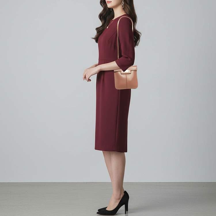 مملوكة مسبقًا Valentino Old Rose Leather Chain Clutch