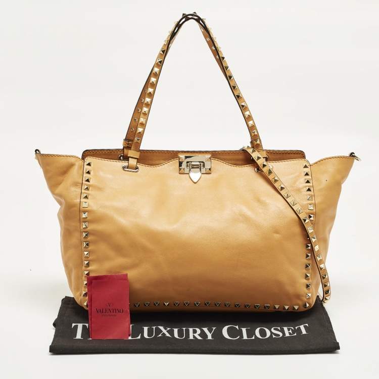 Pre Owned Valentino Rockstud Trapeze Medium Mustard Leather Tote