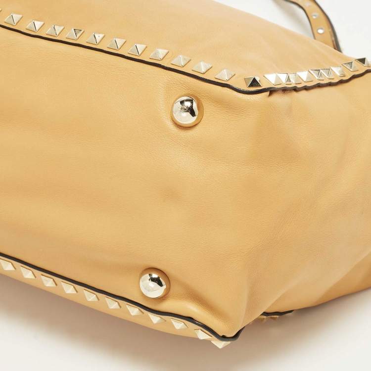 Pre Owned Valentino Rockstud Trapeze Medium Mustard Leather Tote